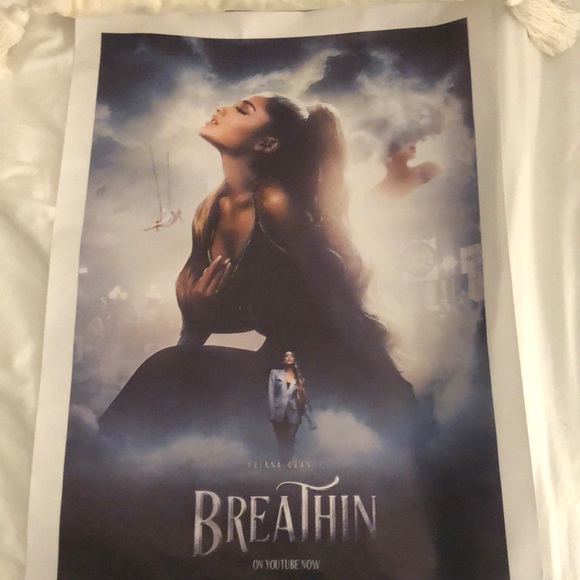 Ariana grande poster (breathin) - Picture 1 of 1